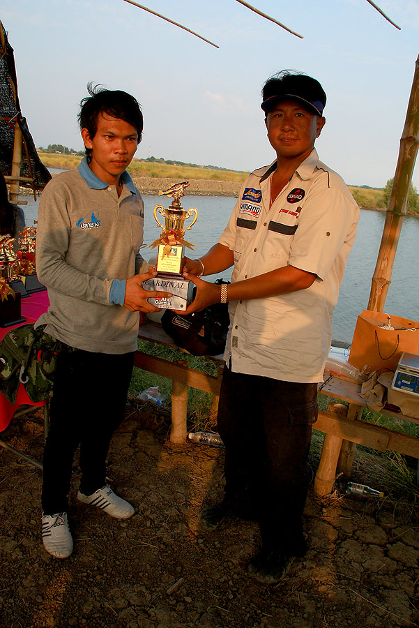 ขอแสดงความยินดีด้วยค๊าบบบ...
 :smile: :smile: