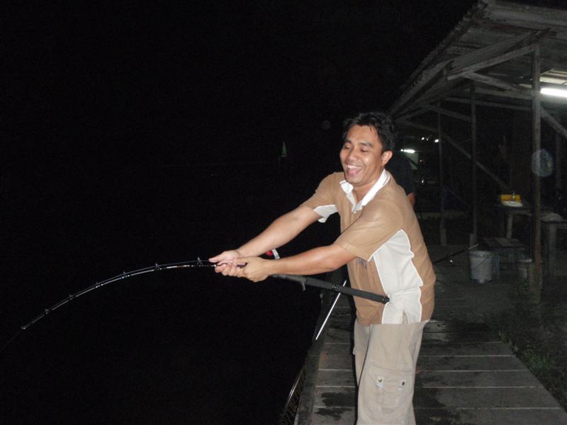 ไปบึงก็โดนตาพี่โนชหลอกไปเชือดคาถิ่น...กับมาเงาน้ำดีกว่า..ของมันชัวร์... :grin: :cheer: