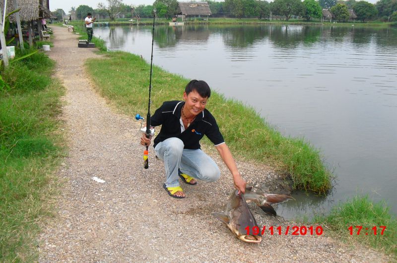 แต่ของน้านกก็โดนเหมือนกันทุกไม้และขึ้นก่อนโชว์ตัวคับ
ส่วนเรากลายเป็นเด็กปลดปลาเลย :laughing: :laugh