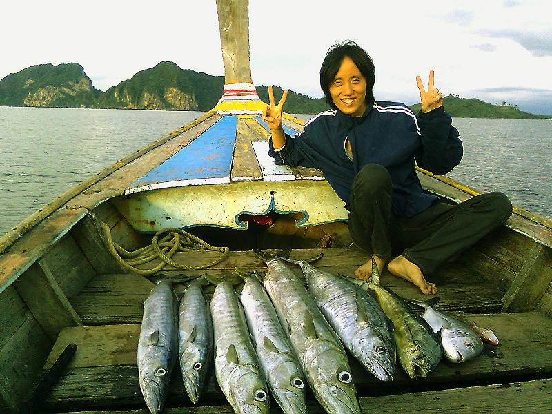น้าพงษ์บอกขอมั่ง Action 1 2 3 แชะๆๆๆ  ลืมตัว ทำไปได้  :laughing: :laughing: :laughing:
