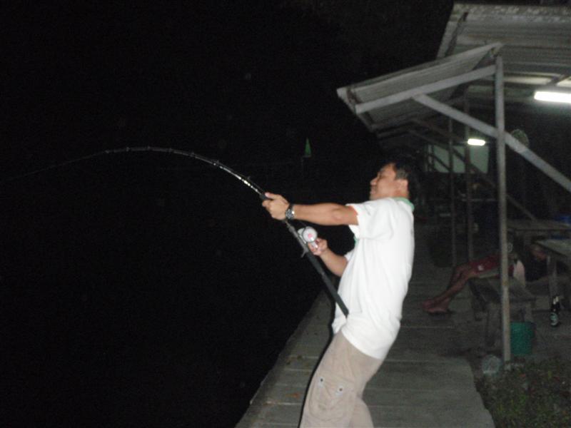 หาหลุมปลาไว้ให้น้าๆในวันเสาร์นี้..ปลากินดีช่วงดึกๆครับ.. :cheer: