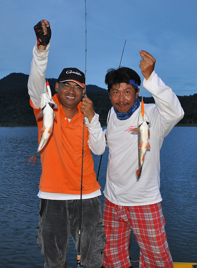 ขอหล่อแบบ คู่ กันซะเลย   :laughing: :laughing: :laughing:

