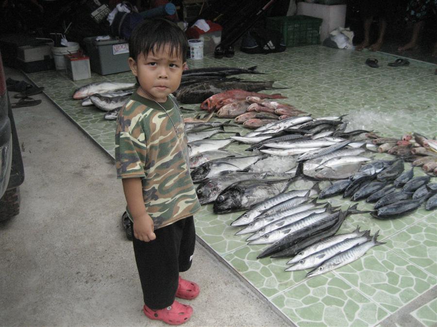 เจ้าตัวเล็ก....กับปลารวมครับ....