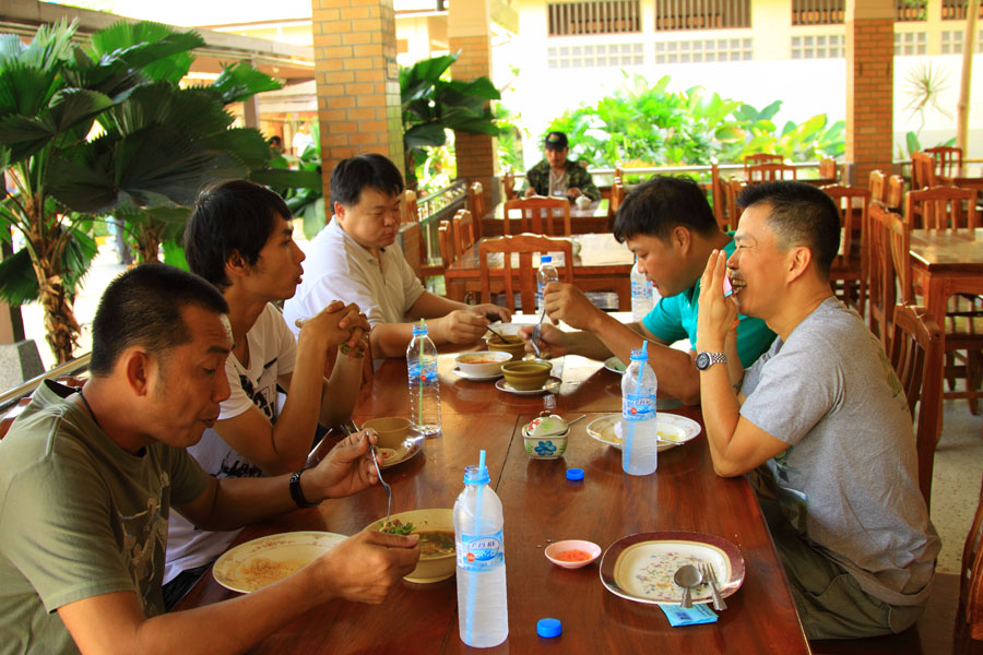 ทักทายพูดคุยตามประสาคนคอเดียวกัน :cheer: