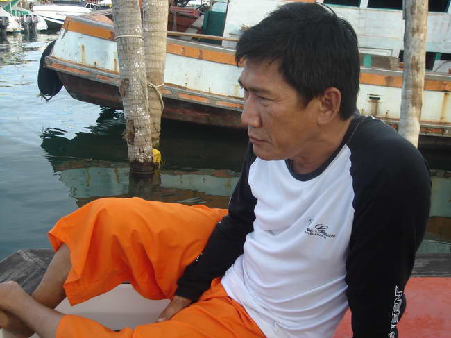 เฮ้ออ....  ไม่มีใครเข้าใจ ไจ๊ เรยย.....  โด่ นั่งคนเดียวก็ได้ :laughing: :laughing: :laughing: