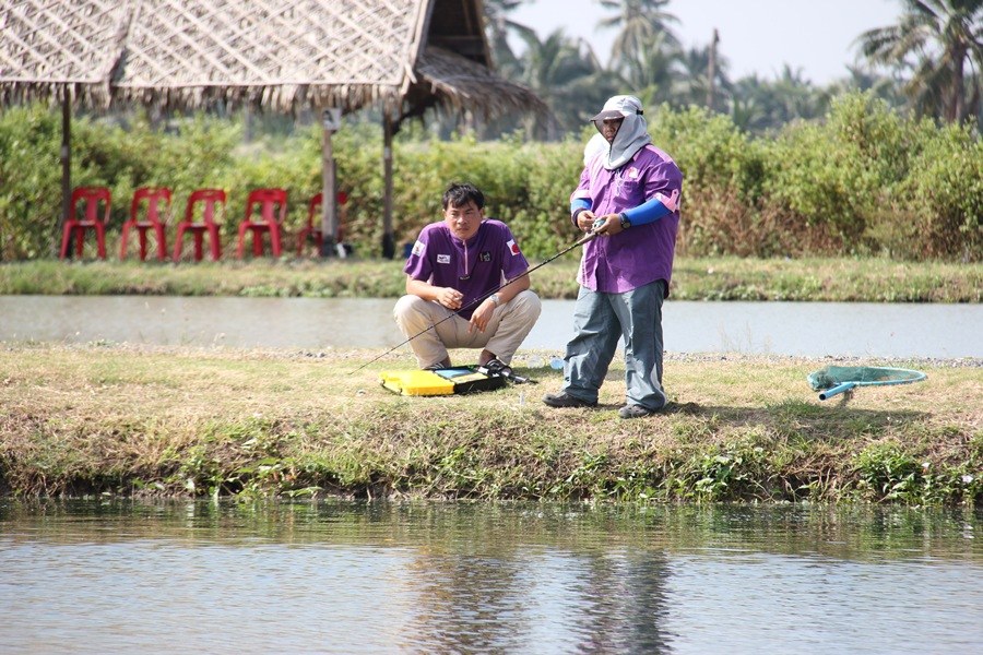 ไม่ธรรมดาครับ...มีโค้ชดว้ย :grin: