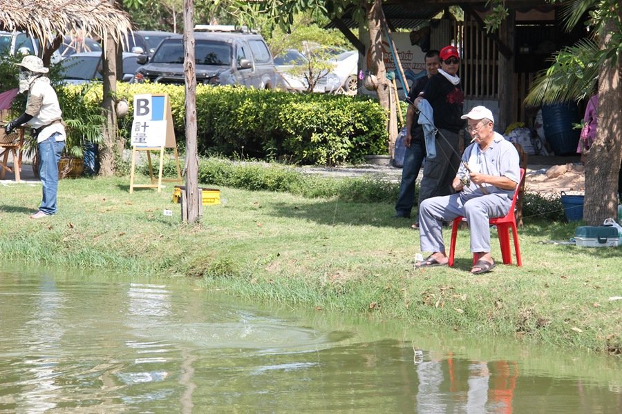 นั่วอัดกันเลยครับ...ยืนไม่ไหว   :laughing: