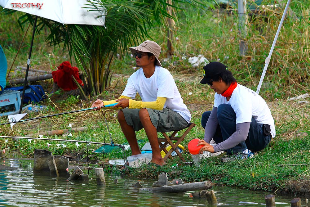 คนนึงตก คนนึงอ่อย ดูแล้วสุขใจจริงๆ ครับ  :smile: