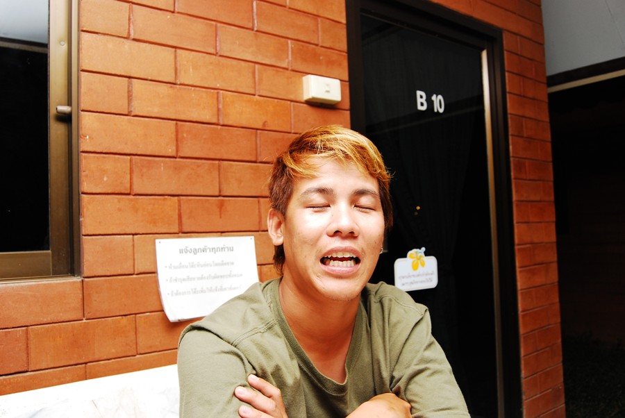 ถึงไหนแล้วเนี่ย.....ตัดมาตอนนังปอ ปวดขรี่เลยดีกว่าครับ... :laughing: :laughing: :laughing: :laughing