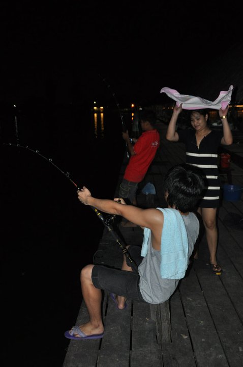 อัดพร้อมๆ กัน ..มีกำลังเสริมคอยพัดให้ด้วยนะเนี่ย  :laughing: :laughing: