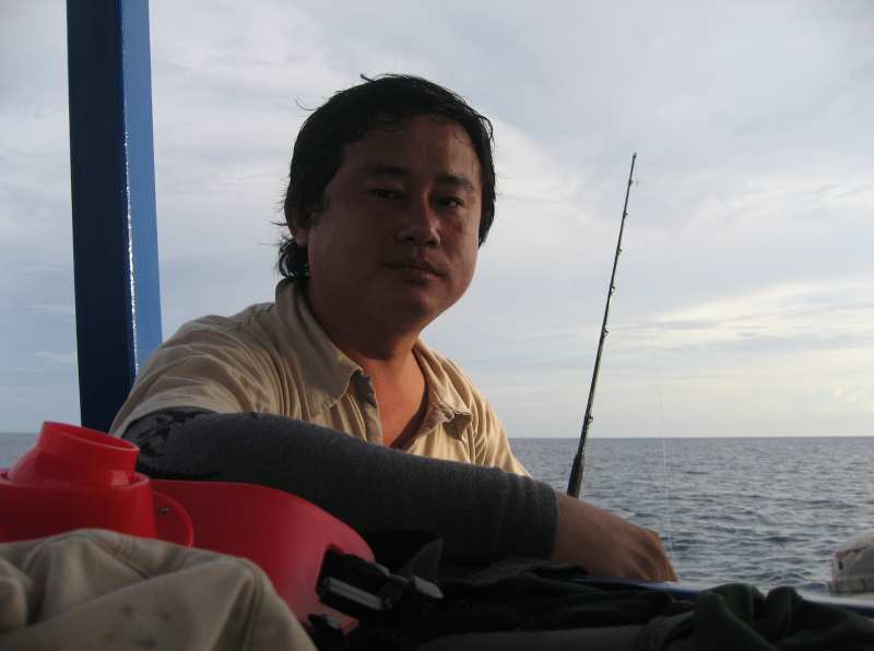 พี่เอสนั่งพักก่อนนะ...เดี๋ยวค่อยงัด