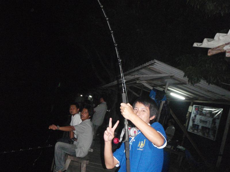 ใครว่าอ.เติร์กตกปลาไม่เป็น... :cool: