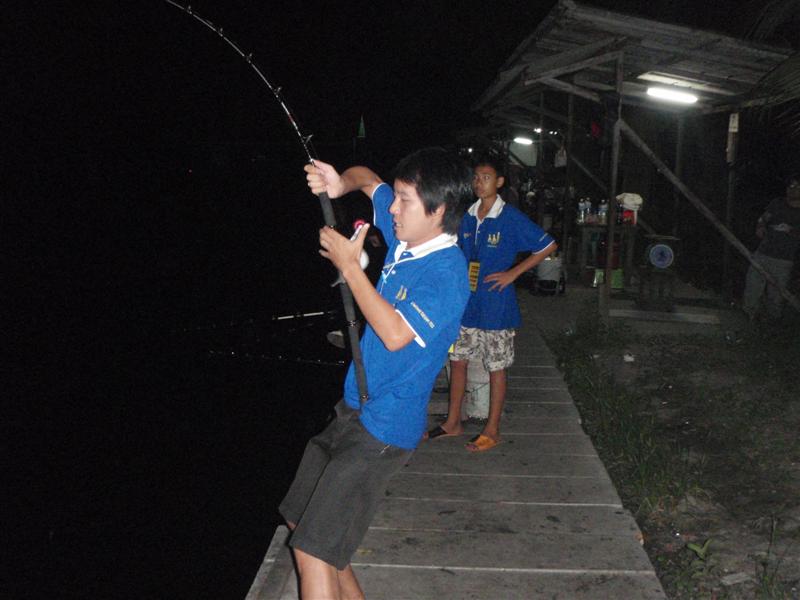 ปลาซ้ายยยยยย.............ยาววววววววววววว.....เลยคร้าบบบบบบบบบบบบ..... :cool: :cool: :cool: