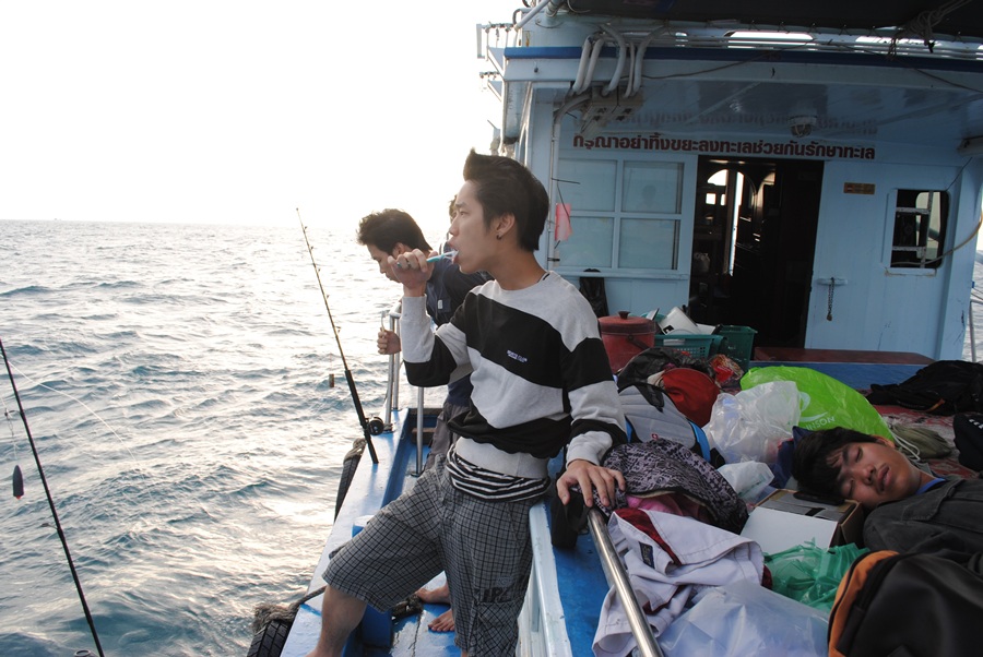  [b]แปรงฟันยังมีหลายลีลา[/b] :laughing: :laughing: :laughing: :laughing: :laughing:
