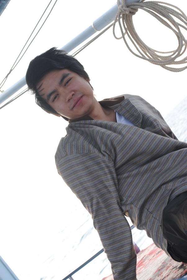  [b]คนนี้ลงทุนซื้อเบ็ดใหม่มาตกปลา ตกหมึกเลย[/b] :grin: