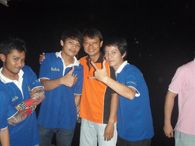 ยินดีกับทุกๆท่านด้วยนะครับ....เดี๋ยวผมต้องไปงานกีฬาสีลูกชายแล้วครับ... :cheer: