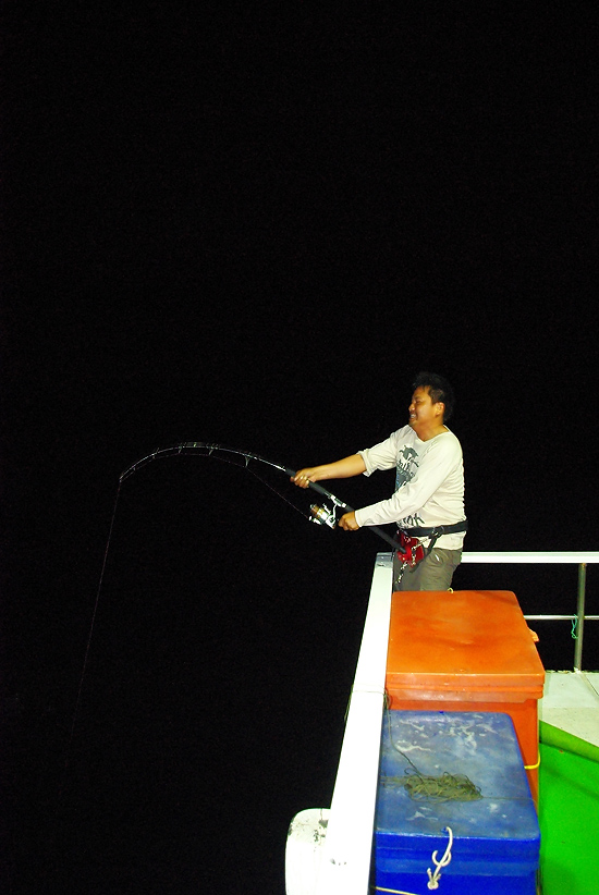  [b]พามาทัวร์มุมซ้าย[/b]