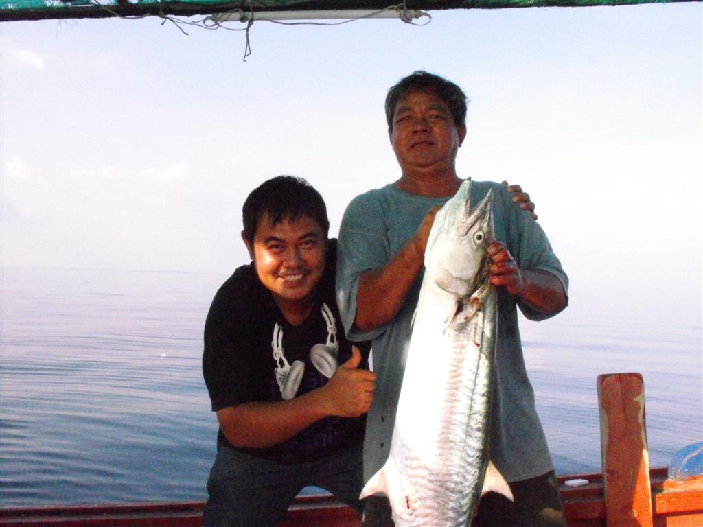 ขอแอ๊กถ่ายรูปกับไต๋ด้วยครับกับโทรฟี่ทริบนี้