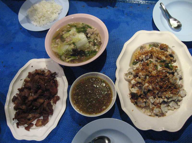กับข้าวแสนอร่อยก็มาแล้วครับ....