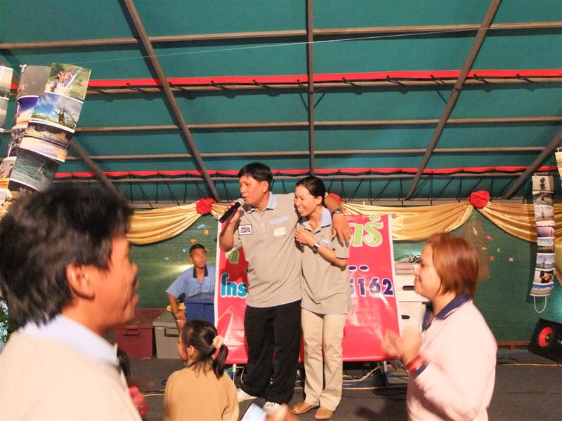 แล้วคิวต่อไปก็ ซ๊อจันทร์ ด้วยความที่ซ๊อจันทร์ ร้องเพลงไม่เป็น ก็เลยตกเป็นหน้าที่ของคนเสียงดีอย่างผมค