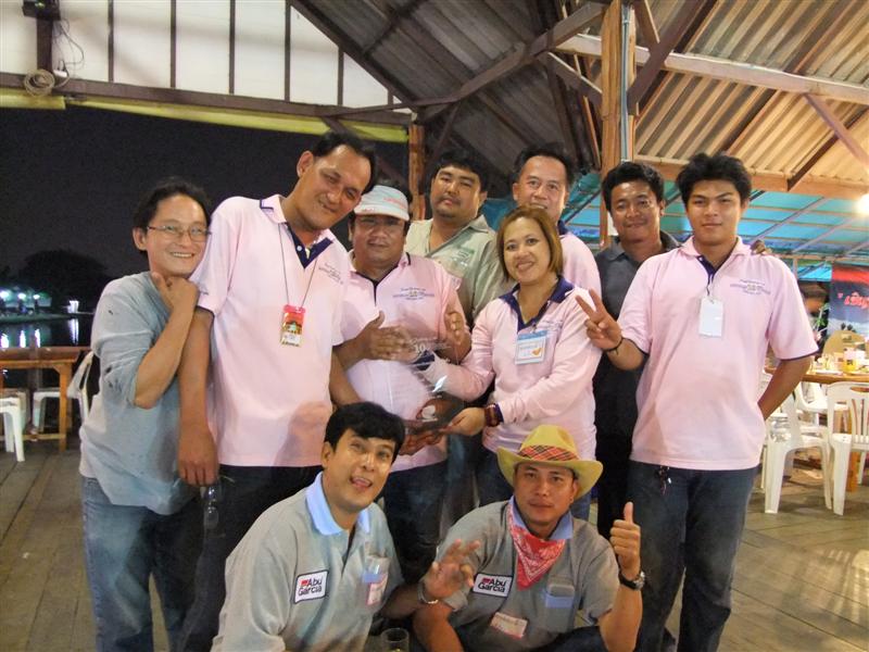 จับ คกก. และทีมงาน มารวมกันหน่อยจิ  :che