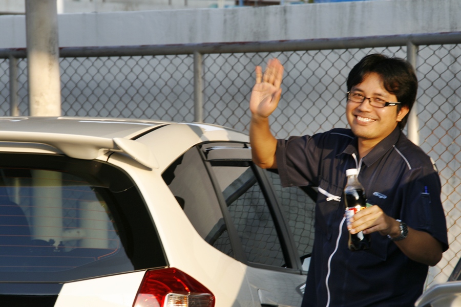 บ๊ายยย...บาย

เดินทางปลอดภัย...ทั้งไปและกลับนะคร้าบบบทุกๆคน

 :laughing: :laughing: :laughing: :