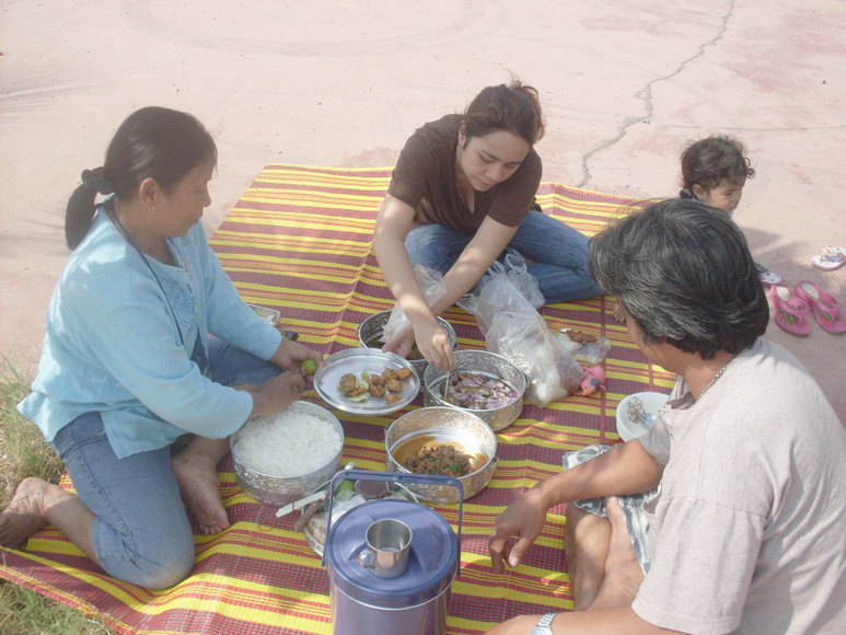 หม่ำก่อน

กองทัพ ต้องเดินด้วยท้อง  ขอบอก  ปลาเค็มเจ๊แก  อร่อยอย่างแรง