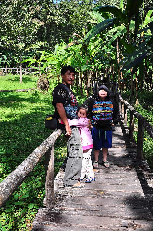ถ่ายรูปกับลูกสักหน่อย เพราะนึกขึ้นได้ยังไม่มีรูปคู่กับลูกเลย :grin: