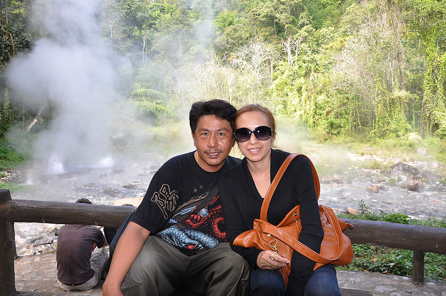 แตงโมอาสาเป็นตากล้องถ่ายคุ่ให้ผมกับอัง เป็นไงคร๊าบฝีมือการถ่ายรูปของแตงโม :grin: :grin: :grin: