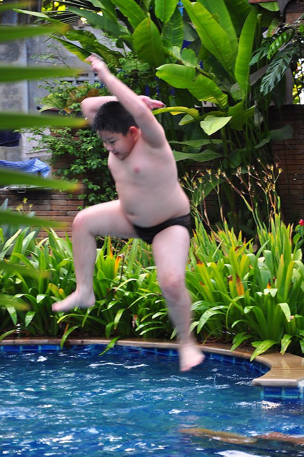 เด็กๆสนุกกันทีเดียว แต่ต้องเรียกขึ้นแล้ว อากาศเย็นแล้วคร๊าบ :grin: