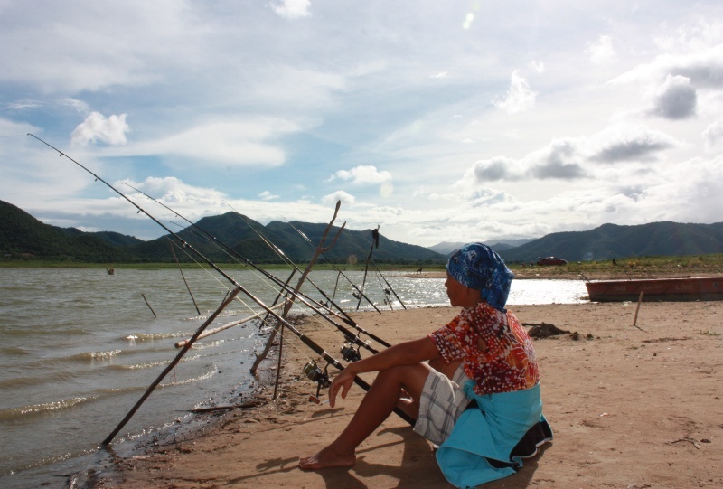 ภาพขั้นรายการ ขอไปทานข้าวก่อนนะคับ
เดียวมาเจอกับภาพของการใส่ชุดพวงมาลัยเรือ 12 ฟุตกัน