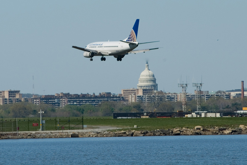 อันดับที่ 3 สนามบิน REAGAN NATIONAL AIRPORT ที่กรุงวอชิงตัน ดีซี สหรัฐอเมริกา

ไม่น่าเชื่อเลยว่าสน