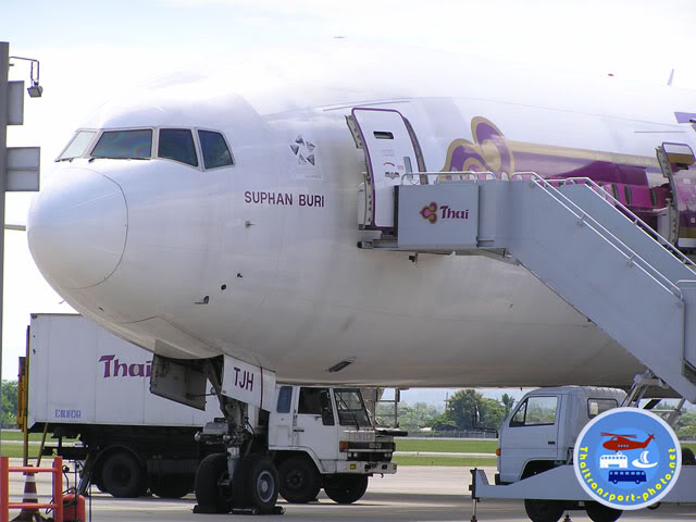 HS-TJH บินมาจากโตเกียวครับ ภาพที่เชียงใหม่ เส้นทางบินนี้ปัจจุบันยกเลิกไปแล้ว 