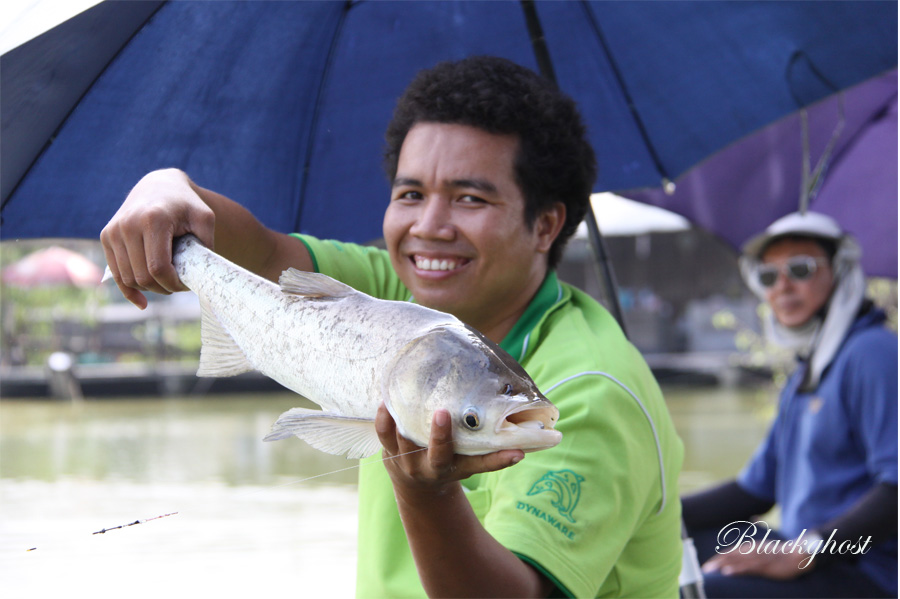 โปรคนนี้สั่งตรงมาจากแดนไกลเลยนะครับ(ชนเผ่าซาไก) :laughing: :laughing: :laughing: