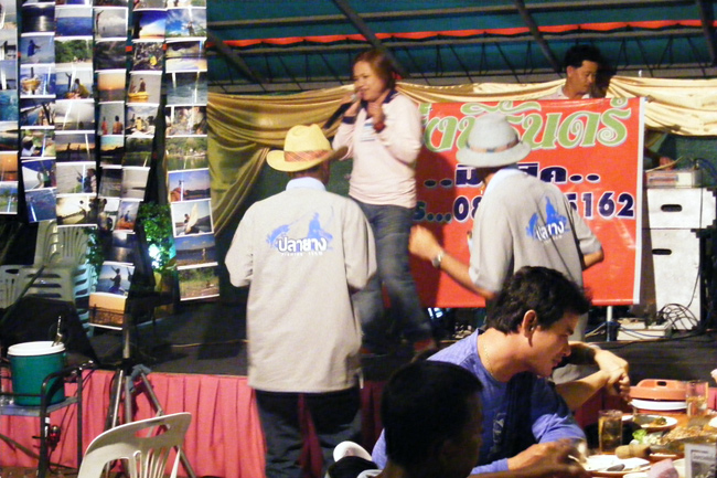   โดนกันเป็นทอดๆ คิวต่อไปป้าแป้ง น้องแพนเค็ก.... :grin: :grin: