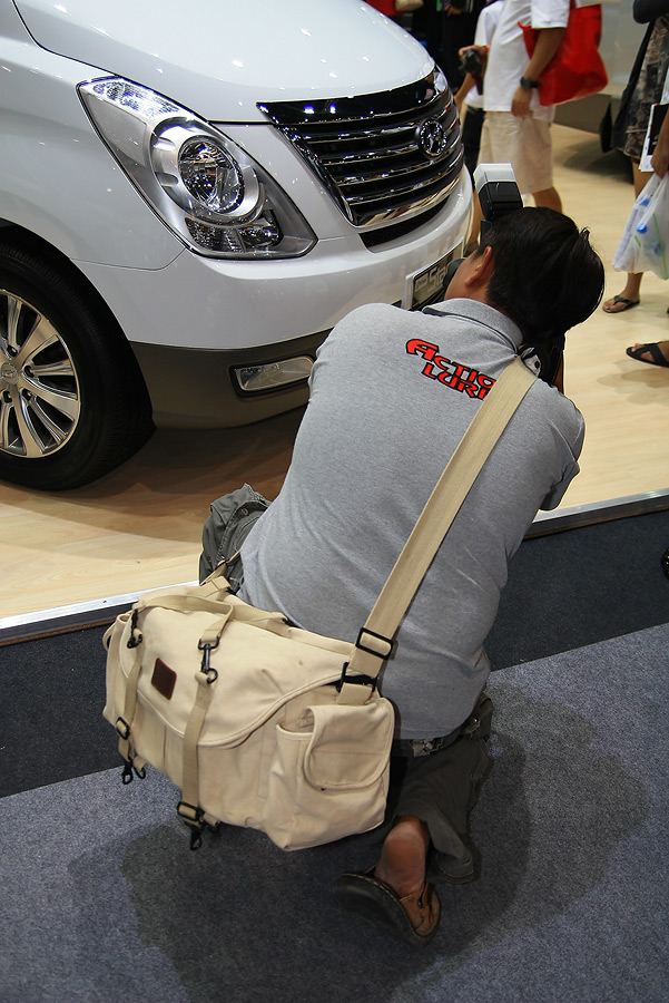ช้อน เข้าไปนะ ท่านออกญา......รูปรถมีซักใบมั้ย 
 :laughing: :laughing: :laughing: