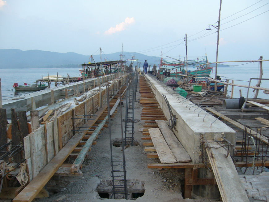 มาถึงท่าเรือหาที่จอดรถไม่ได้เลย กว