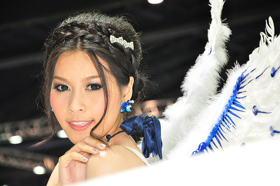 แถมหันข้างไม่พอยังเอามือปิดอีกอ่ะ :laughing: :laughing: :laughing: