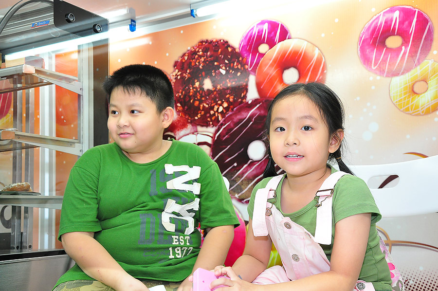 ไปถ่ายรูปเด็กๆดีกว่า :grin: :grin: :grin: