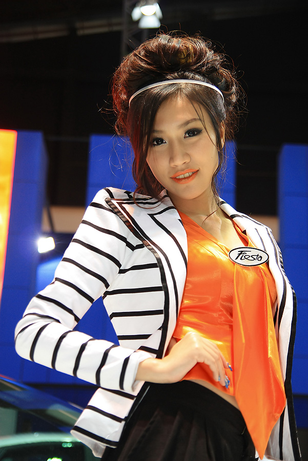 ขาวโบ๊ะ แบบนั้น ไม่ชอบ.....ชอบสกินโทนแบบนี้อ้ะนะ...
 :grin: :grin: :grin: