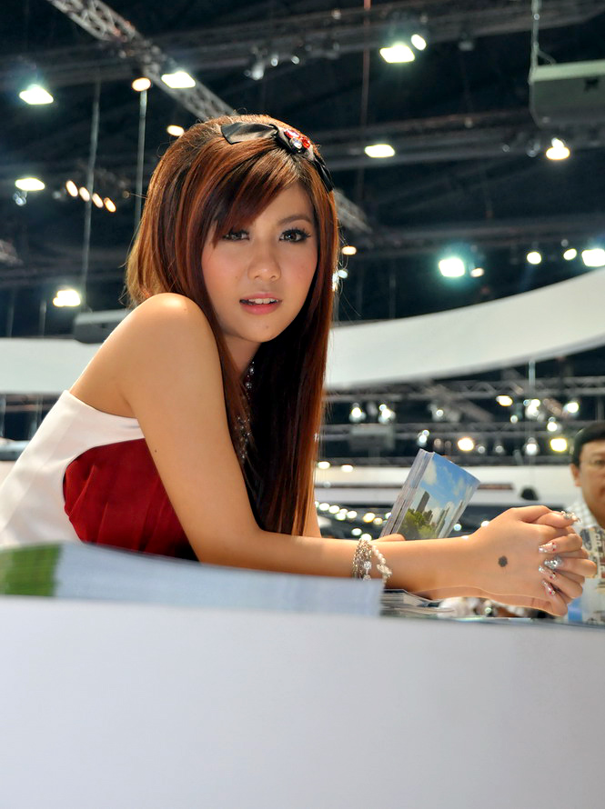
คนนี้ก็น่ารักเนาะ  :grin: :grin:

ยิ้มที ตาหวานเชียว :blush: :blush: :love: :love:

