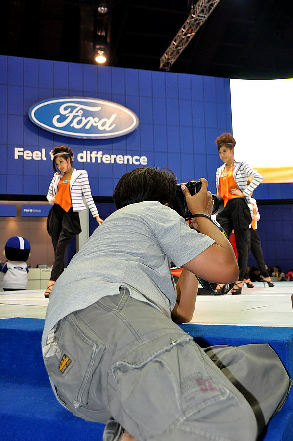 
บางทีก็ต้อง ราบกับพื้น.......    เพื่อมุมมองที่พอใจ  :grin:

..........แชะ..........