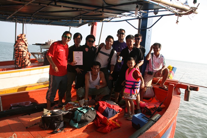 บ่าย 3 โมงก็มาถึงเรือ เฮ้อ... นึกว่าจะไม่ทันซ่ะเเล้ว

