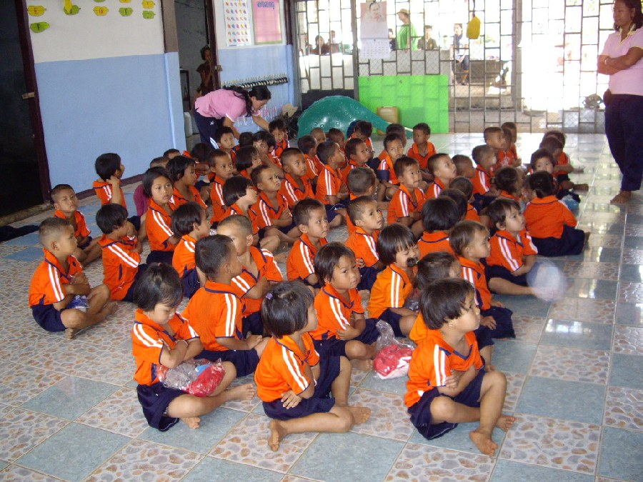 สักพัก นักเรียนน้อยๆของเราก็ถูกจับ
