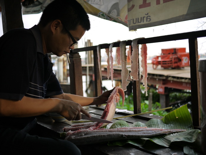 ระวังมีดบาดนิ้วนะครับเฮียเจียง