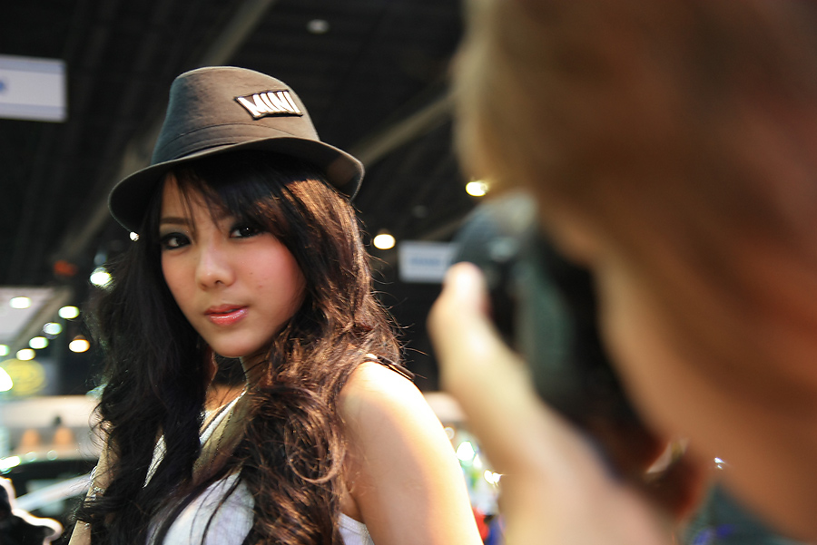 แหม่ ๆ ๆ ๆ นังหนุ่มกดที นังต่าย กดที....
