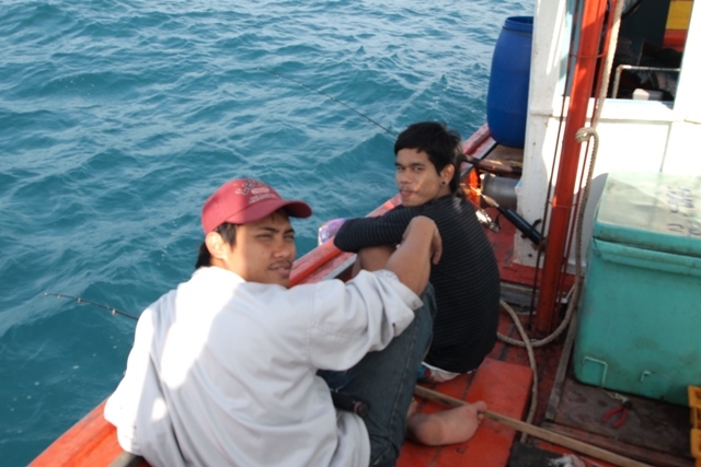 พร้อมเข้าฝั่งไหม :laughing: :laughing: :laughing: