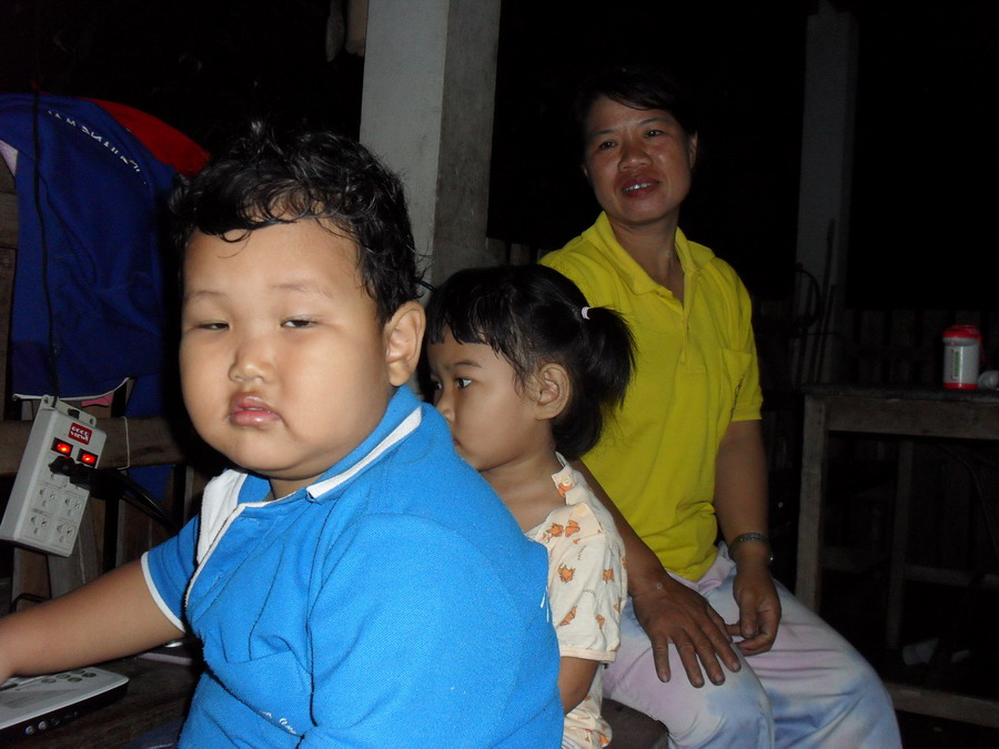 น้องมิกซ์ ครับ ลูก อา ครับ กินเก่งมากมายขอบอก
 :laughing: :laughing:

หวัดดีครับน้า บอม   BOMhand