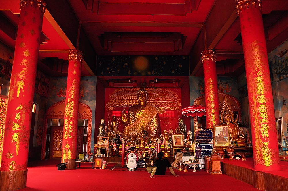 ไหว้พระกันก่อนครับ ใครมาเที่ยวอย่าลืมขึ้นไปนะครับ บรรยากาศดีทีเดียว
