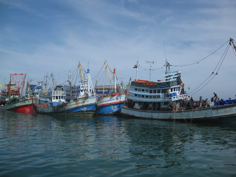 บรรยาศที่สะพานปลา ท่าลงเรือครับ